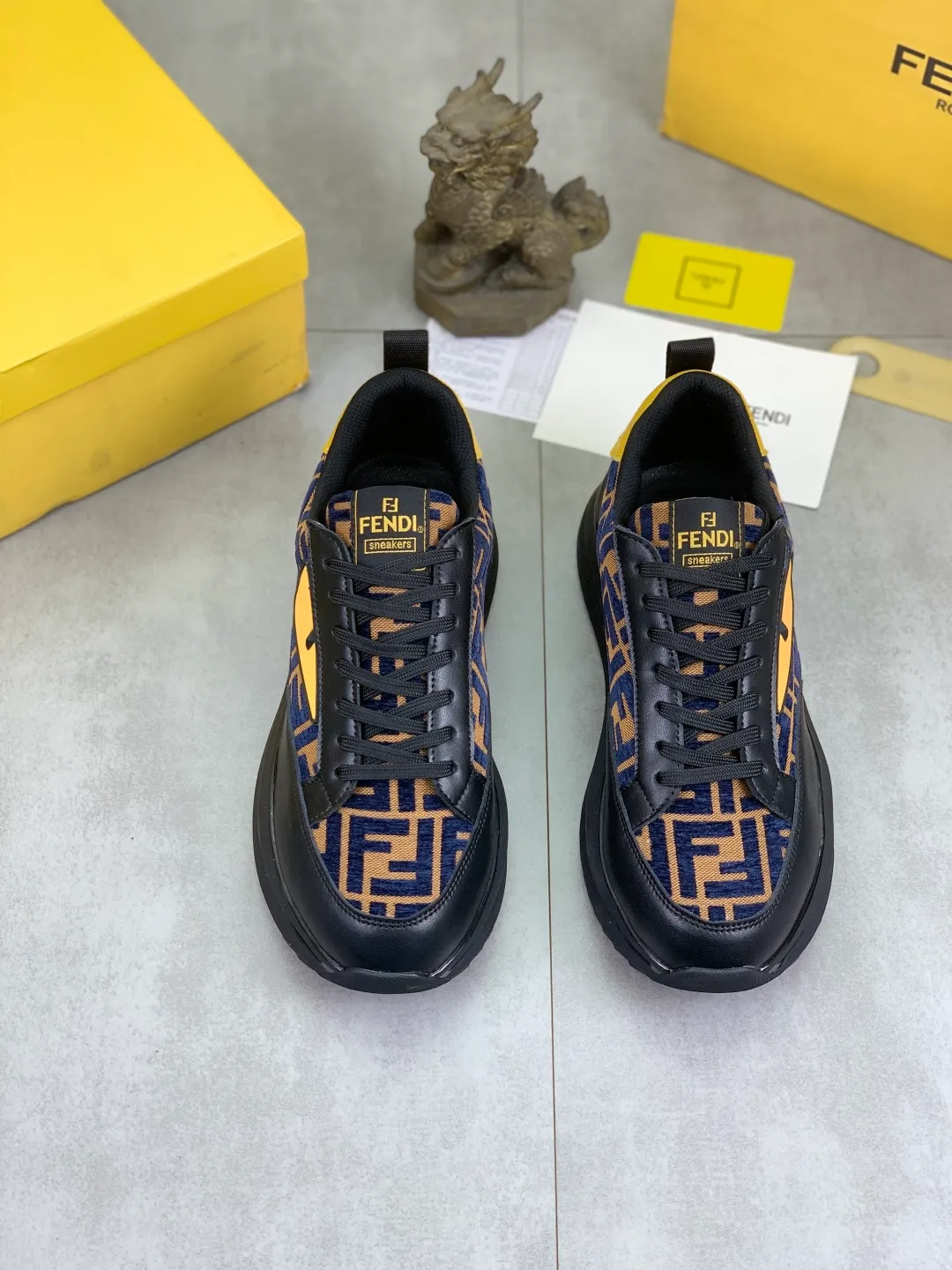 ​Men's shoes 💰P460 💰[New] Little Monster 🆘 New FENDI (Fendi) counter new 🕶️🕶️Simple routing effect, showing an elegant and cool driving shoe 🎬Using imported calfskin + first-layer pigskin lining🐂Excellent material🎬Detailed workmanship 🤗Comfortable foot feel➰➰. ​Pair it with any outfit to show your taste and temperament, low-key luxury ♻️Design ​simple and elegant ​noble and fashionable 🍃​Very loved and favored by trendy men 💓❤️Size: 38-44 (45 46 customized) 3⃣️ colors available